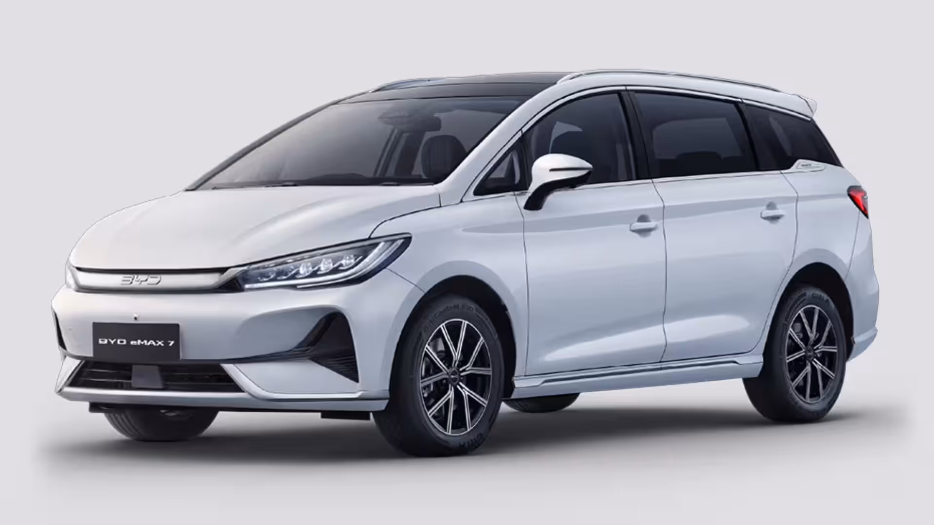BYD eMAX 7 image 1