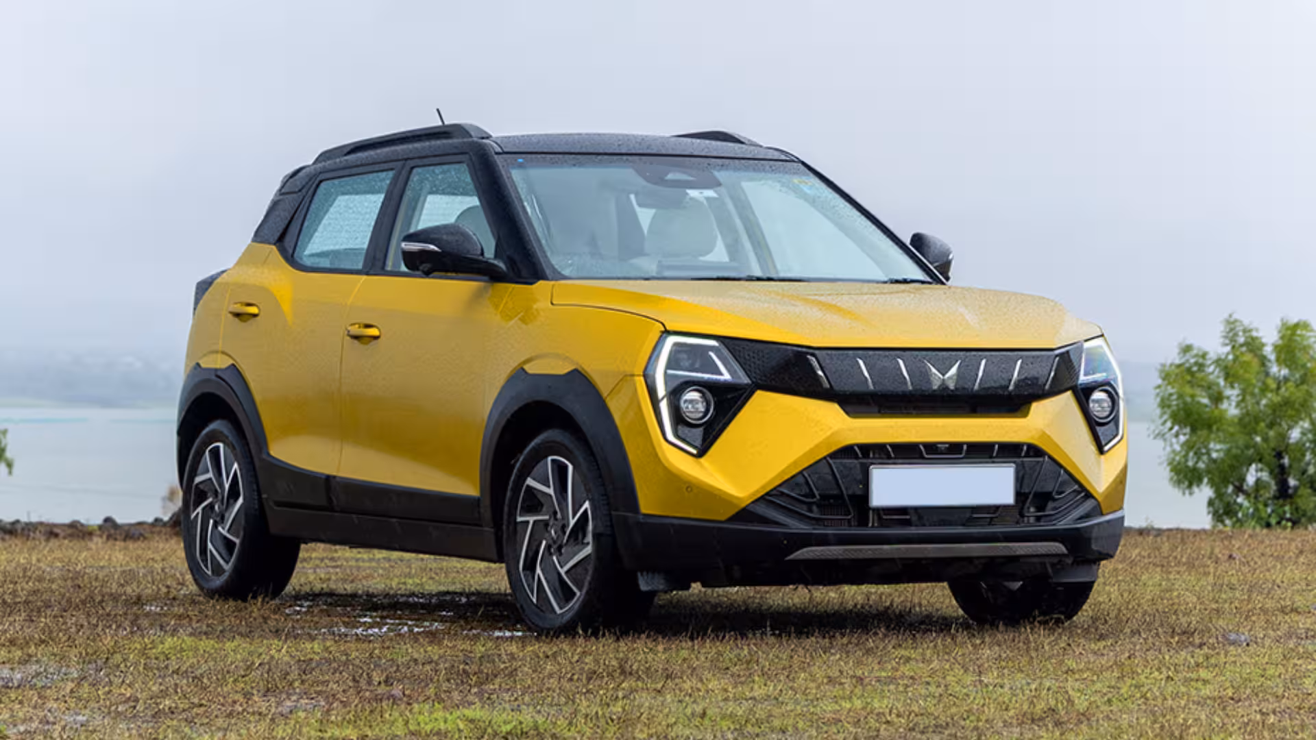 Mahindra XUV 3XO image 1