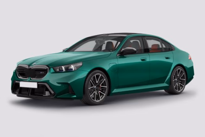 BMW M5 Front Left Side Image